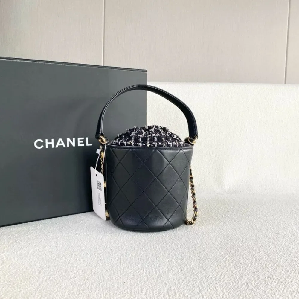 CHANEL brand color